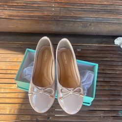 Girls Size 3 Tan Pat. Leather Slip Ons