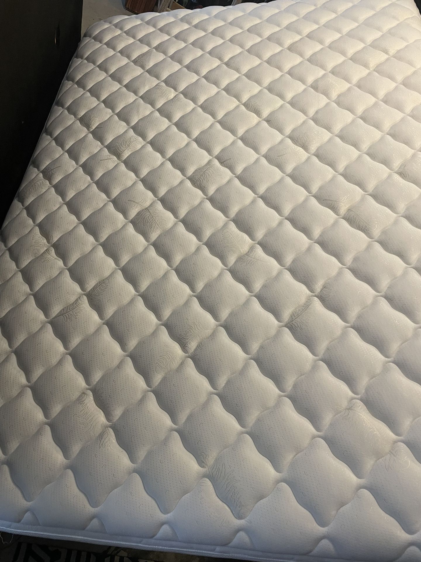 **FULL SIZE MATRESS WITH BOXSPRING