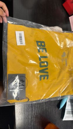 New The King Center BELOVE Crewneck Sweatshirt Yellow