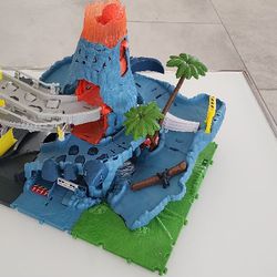 New - Machtboxes - Car Play Set - Volcano