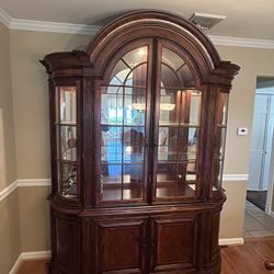 Traditional Dining Room Set With China Cabinet