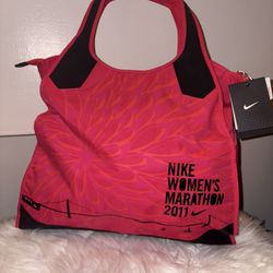 Nike Vintage Women’s 2011 Marathon Bag
