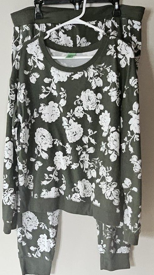 XL Honeydew Women’s Hacci Lounge Pajama Set Olive Floral
