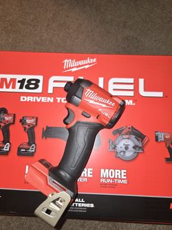 M18 Fuel 1/4 Impact Driver 