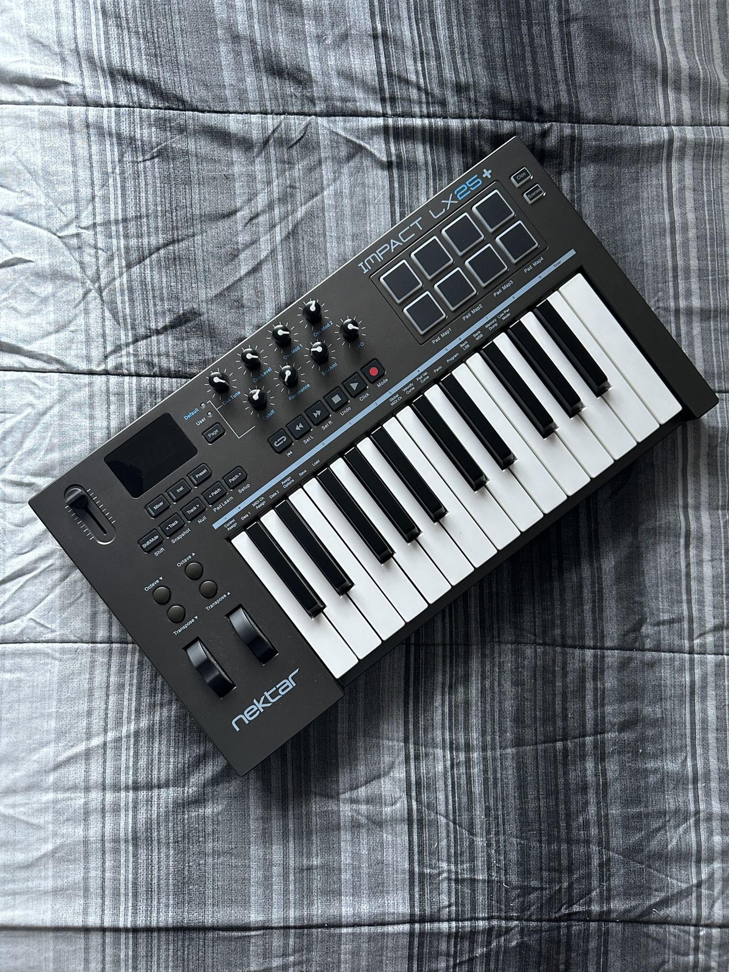Nektar LS25+ Midi Controller