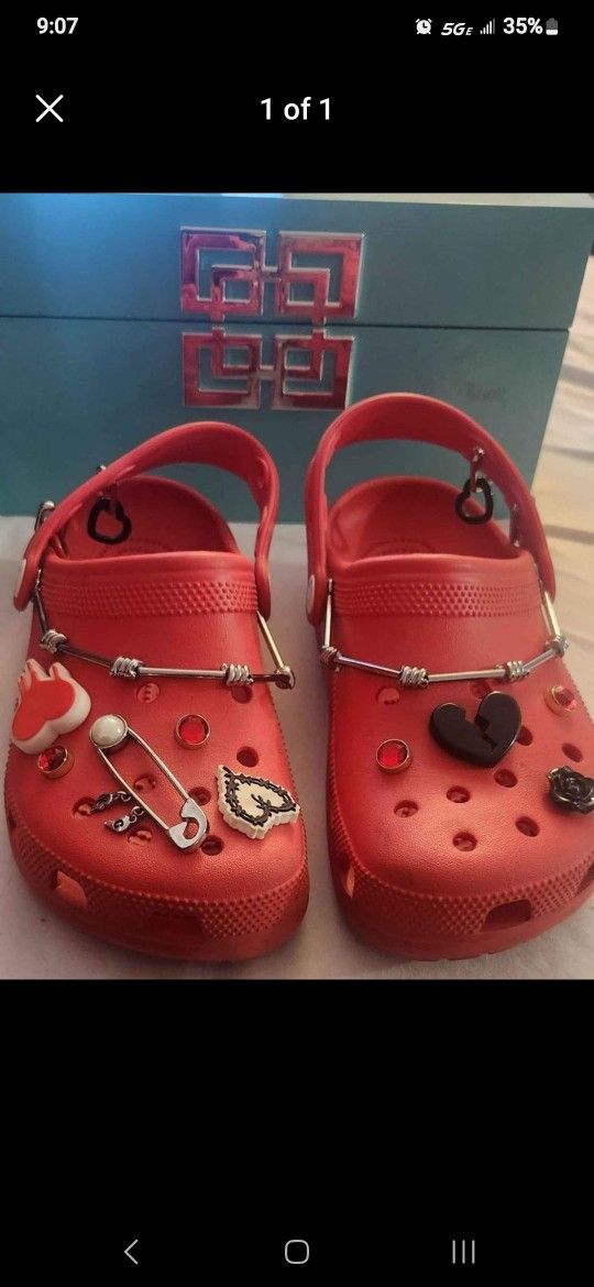 Karol g crocs