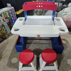 Step2 Creative Projects Kids Art Desk / Activity Table