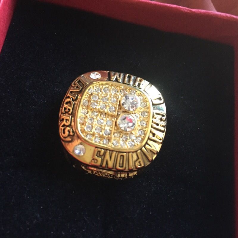 Lakers ring