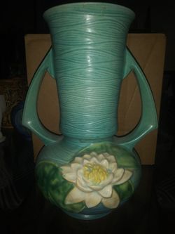 Roseville Blue Water Lily 81-12. Stunner !