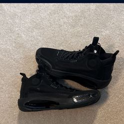 Air Jordan 34 Black Cat - Size 9