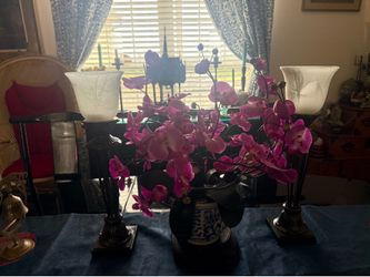 Elegant Bronze Tea Light Candle Holders Pair Beautiful pair of bronze colored tea light candle holders in excellent condition. Each stands approxima
