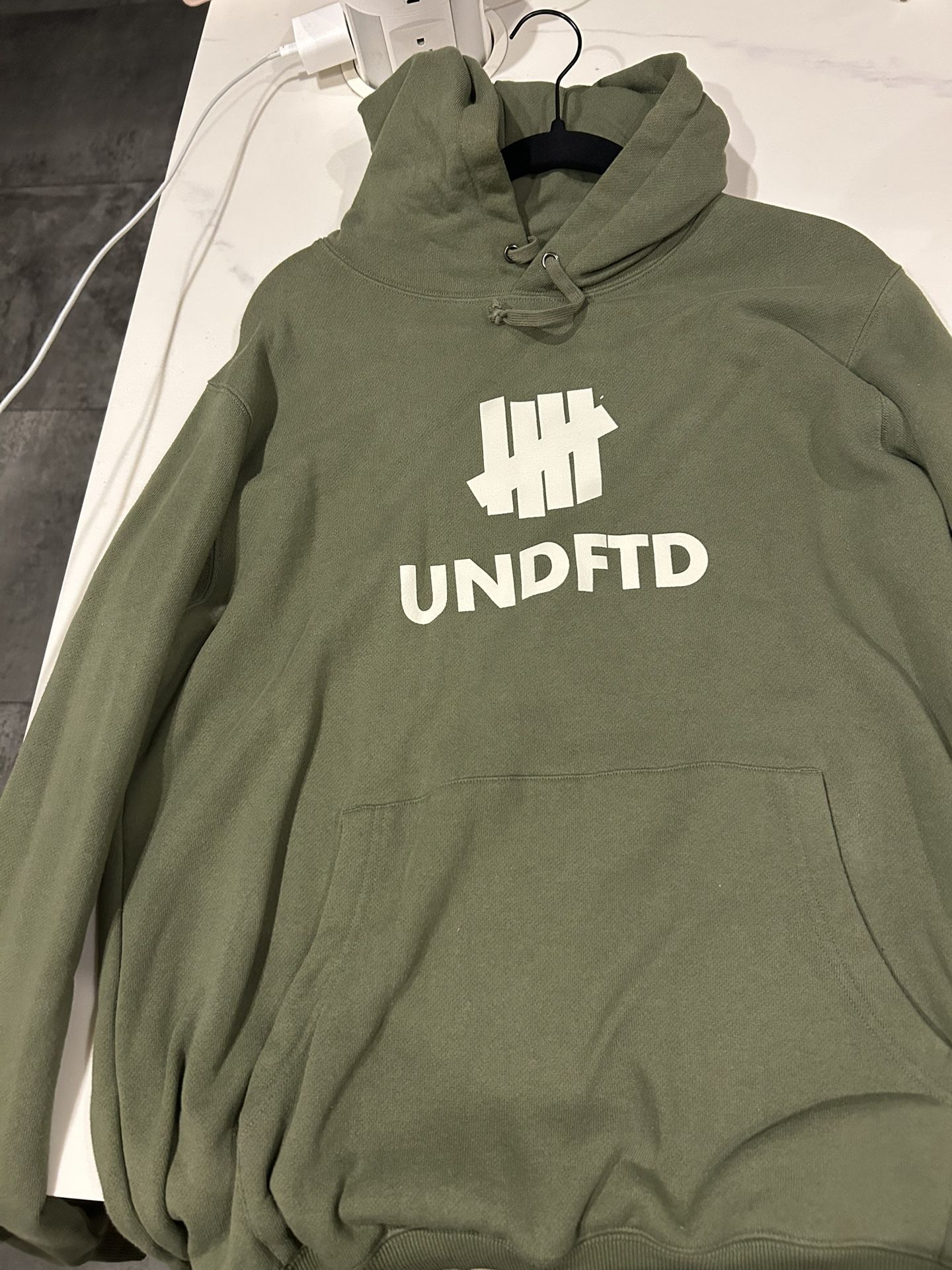 Undftd Sweater
