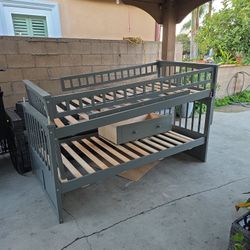 Bunk Bed /litera