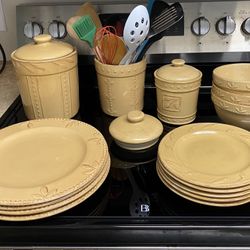 Signature Sorrento Wheat (Gold) Dinnerware and Canister Set
