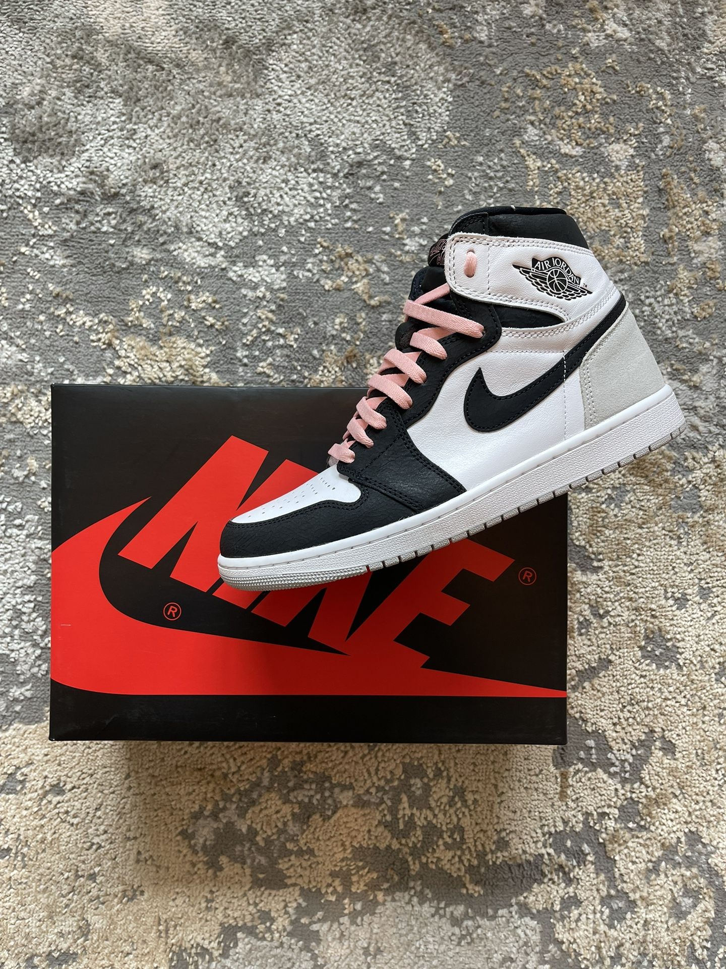 Air Jordan 1 Retro High OG Bleached Coral (USED)