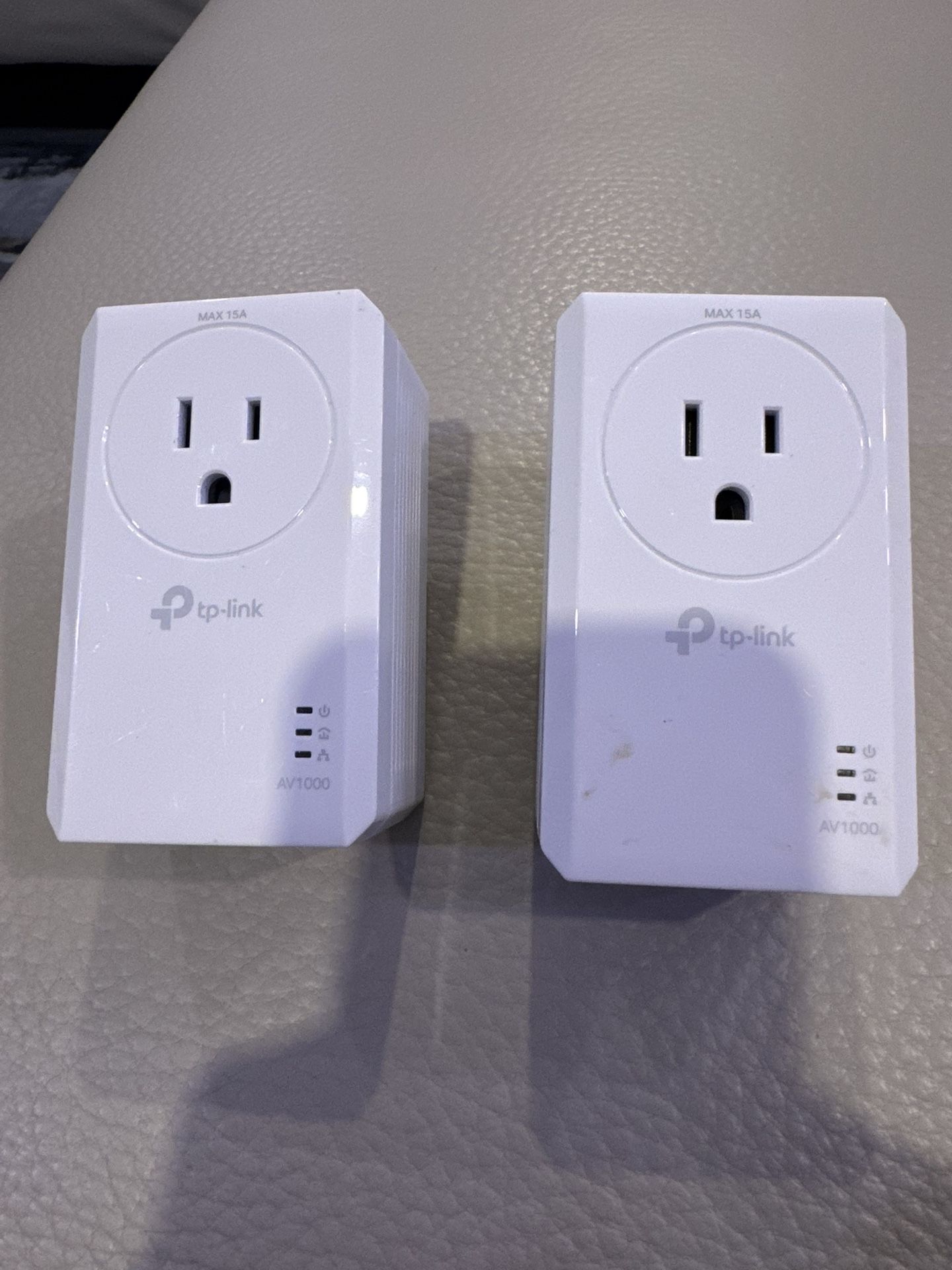 TP-Link AV1000 Gigabit Passthrough Powerline Adapters (Model TL-PA7017P)