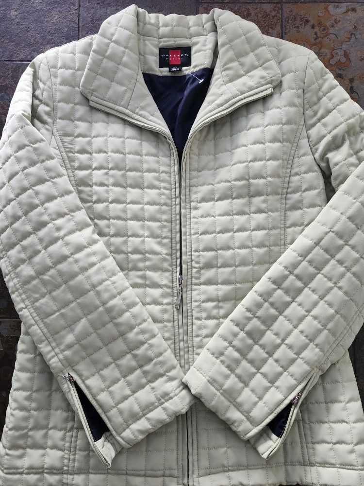 Gallery Petite Fitted Paneled Puffer In Neon Lime Green