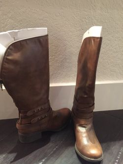 Gorgeous Steve Madden brown boots