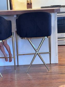 Three beautiful bar stools - great condition