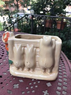 VTG, USA Pottery Planter - 3 Little Pigs