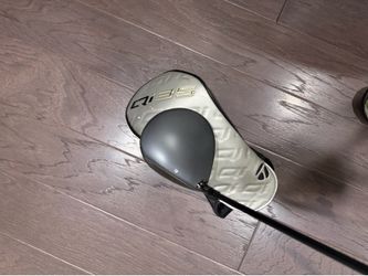 TAYLORMADE GOLF Qi35 DRIVER 9° Fujikira Ventus Blue Stiff Shaft (or x stiff) + HC