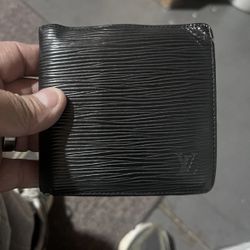 Used Louis Vuitton EPI Billfold Great Condition Is Original and authentic….