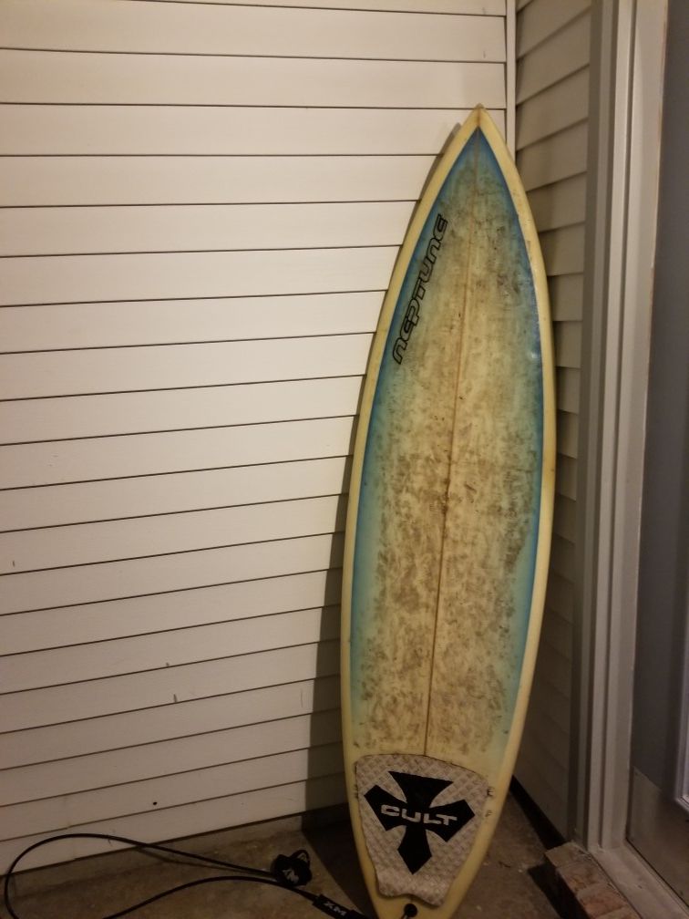 6 ft 4 in. Cult surfboard