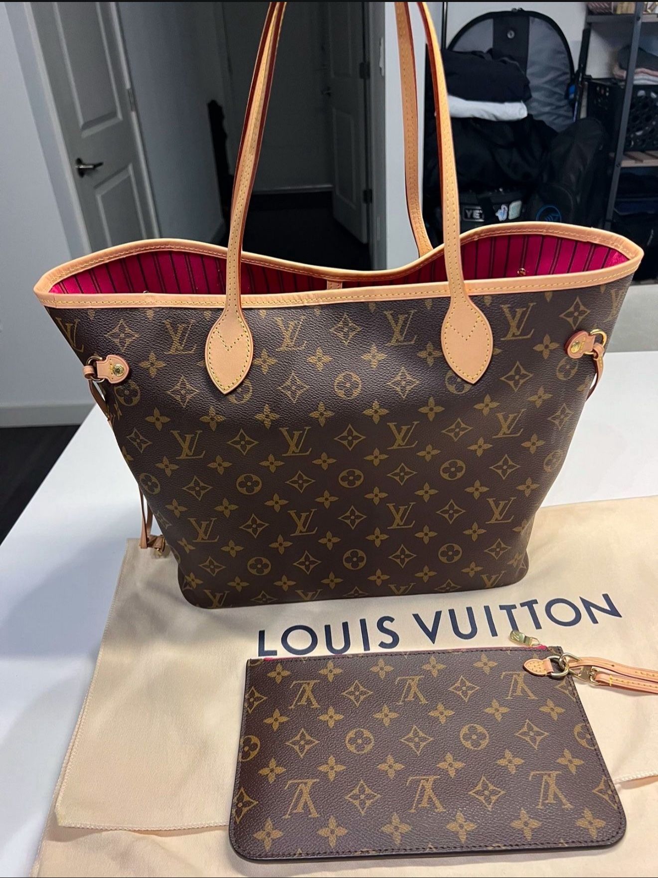 Louis Vuitton MM Neverfull