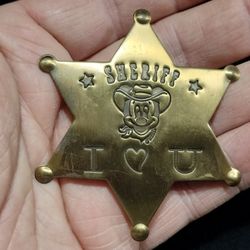 Fun Mickey Sheriff star, metal. Be cool, be the town sheriff!   ( 02-08-26 )