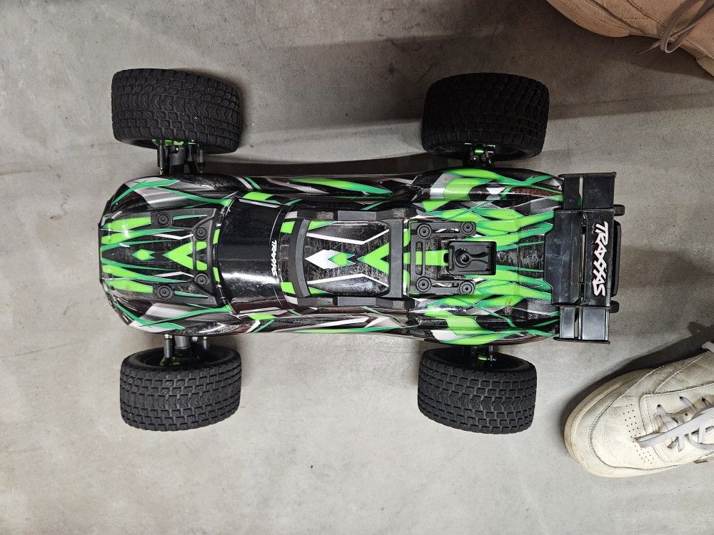 Traxxas Rustler 4x4 VXL Ultimate Edition