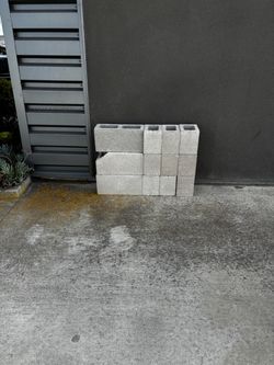 Free cinderblocks