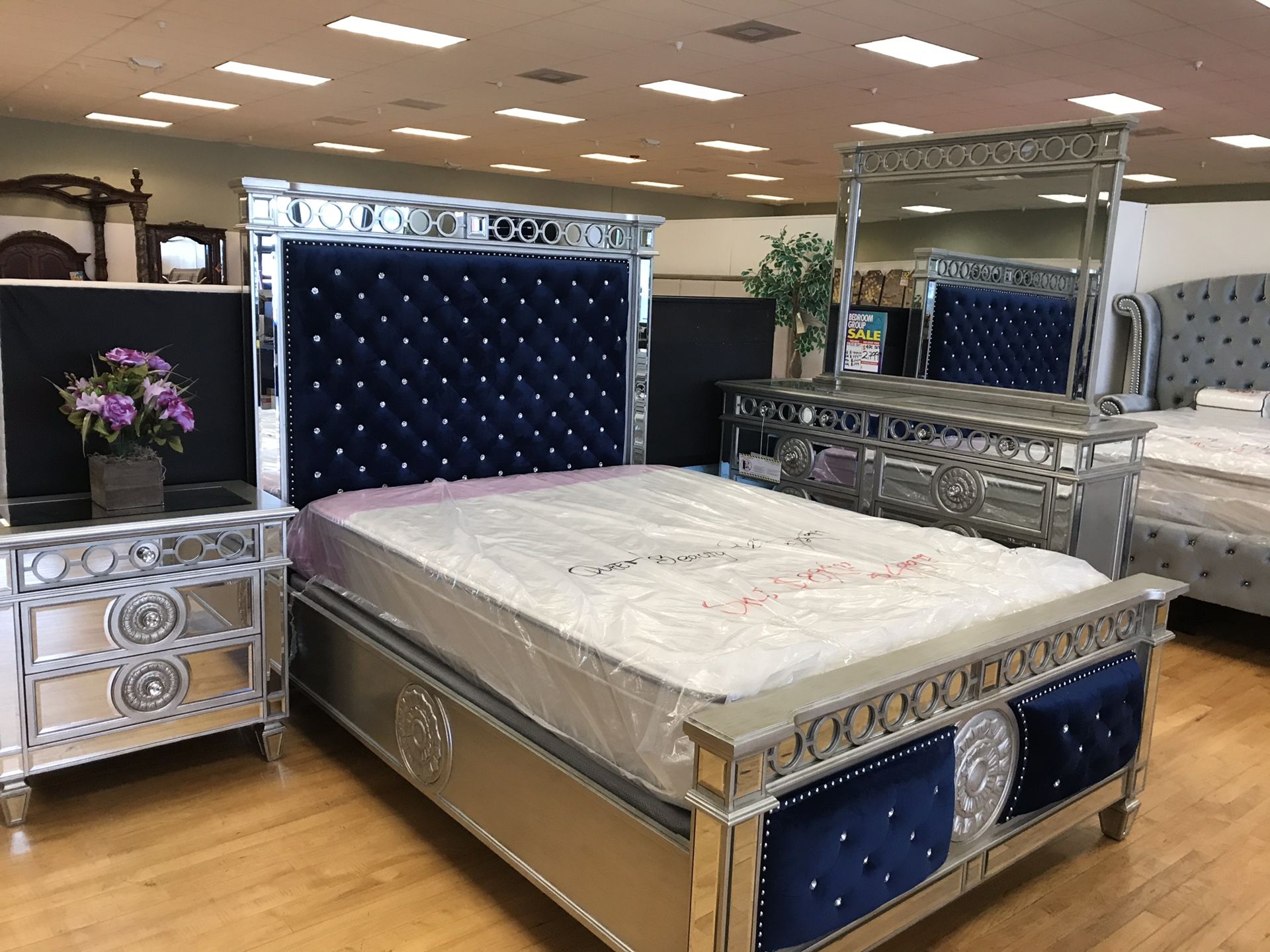 Beautiful Queen Bedroom Set 4 PCS Bed - Dresser - Mirror - Night for sale $2799