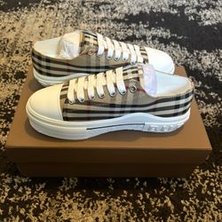 Burberry Women Shoes Size 7