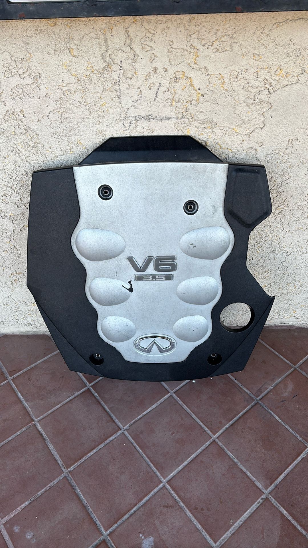 Infiniti Engine Motor Cover
