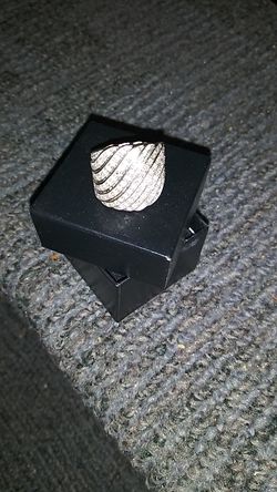 DIAMOND RING
