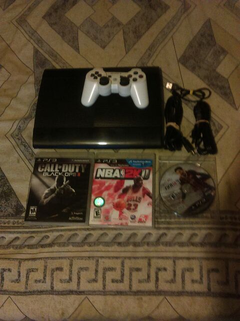 PS3 all cables included and 6 games included and 1 controller 430 gbs