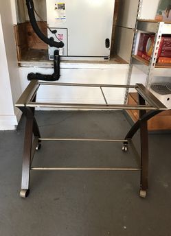 Rolling file cabinet
