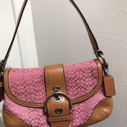 Pink coach purses online on sale