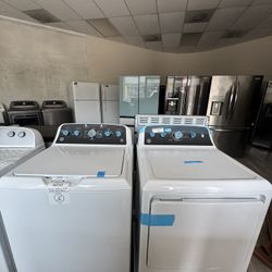Brand New GE Washer & Gas Dryer Set 