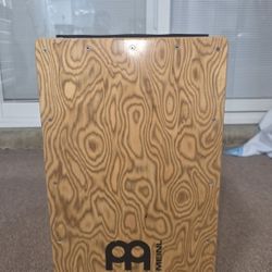 Cajon Plus Tambourine 