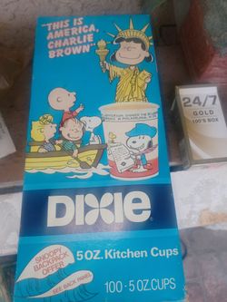 New Vintage 1988 Charlie Brown Dixie cups
