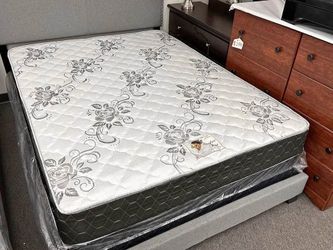 Sturdy and Comfortable Mattress – Priced to Move!