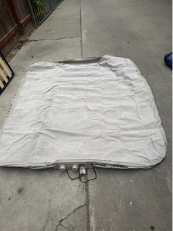 Inflatable bed (Queen or king)