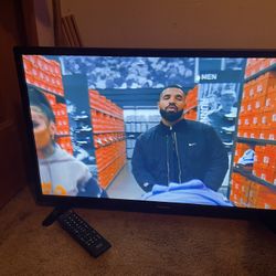 32 Inch Toshiba LCD HDTV