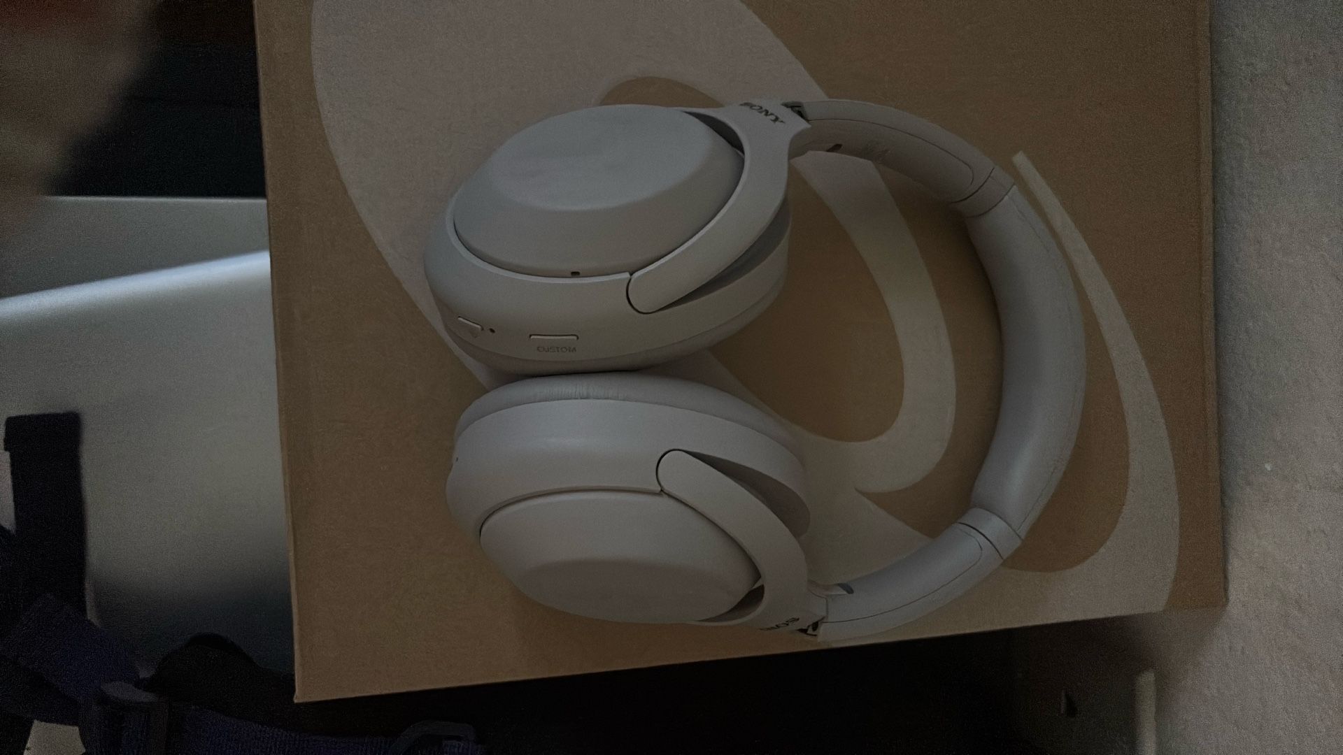 Sony - WH1000XM4 Wireless Noise-Cancelling Over-the-Ear