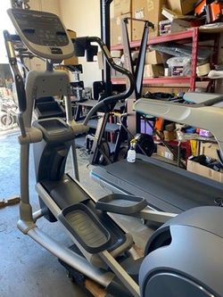 Precor 833 EFX Elliptical (Delivery Included)
