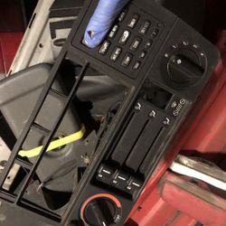 E30 Genuine Oem Parts For Sale (bezel 200) 