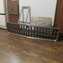 1989 Chevy Caprice Grill & Front Plate &chrome Trim