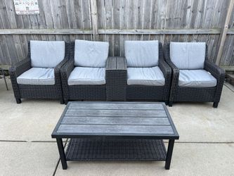 Outdoor Cushioned Chairs with Coffee Table