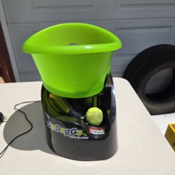 GoDogGo Dog Automatic Ball Fetch Machine Launcher G4 Junior, shoots up to 30 feet with an arc